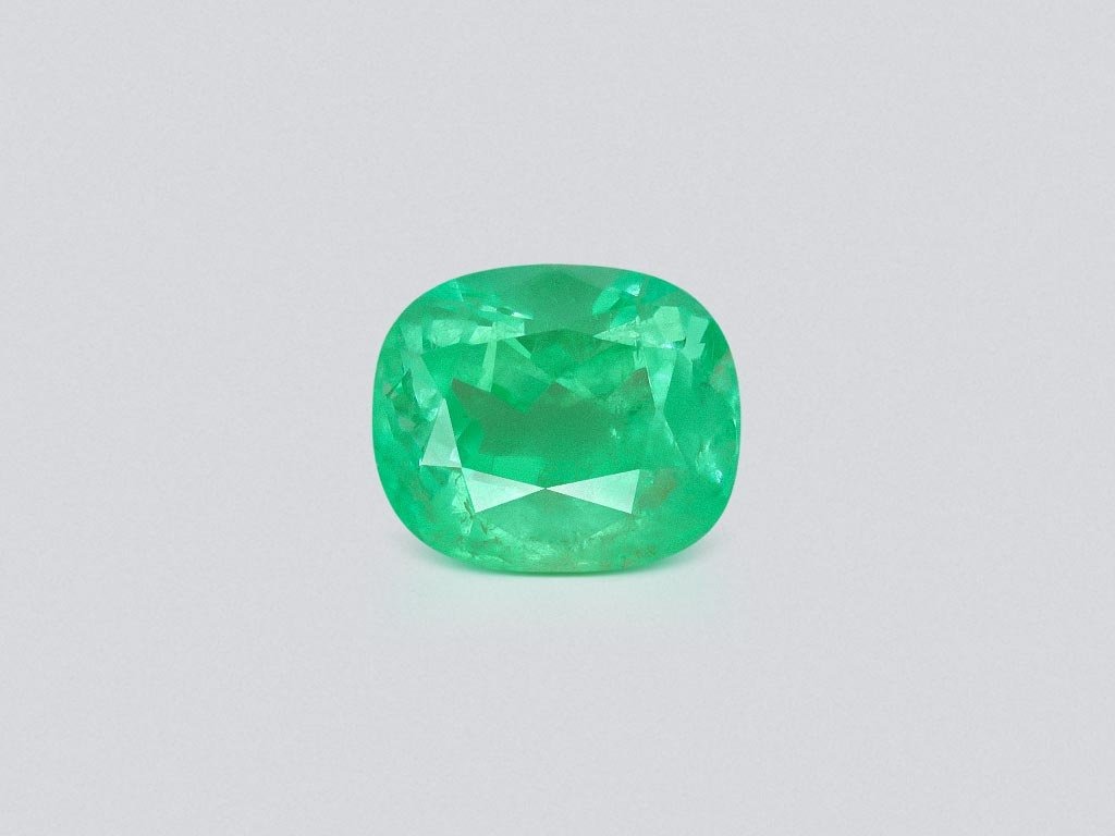Colombian emerald in cushion cut 4.46 carats
